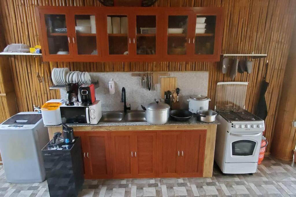 Modern Bahay Kubo In A Farm Near Tagaytay Villa Tagaytay City Exterior photo